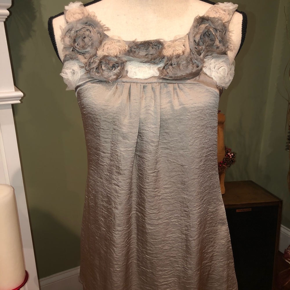 Studio Y beige, flowy top, small